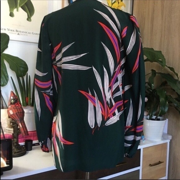 DIANE von Furstenberg Silk Blouse 2 - Picture 4 of 8